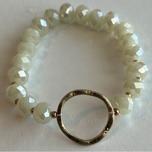 Elegant Gold and Cream Beaded Bracelet